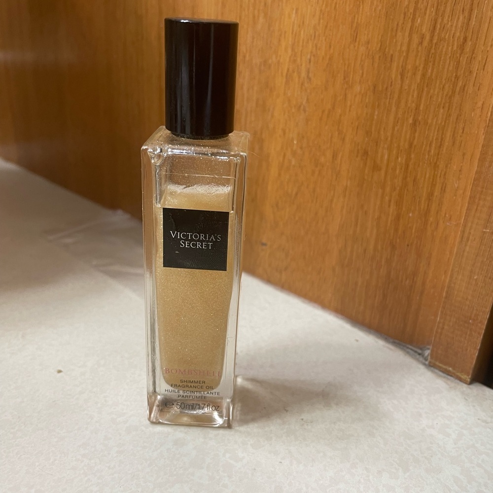 Victoria’s Secret Bombshell Shimmer Fragrance Oil